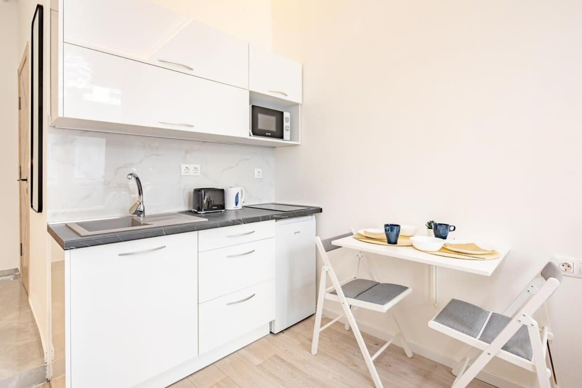 Ultra Central - New - Comfy Studio Budapest Bagian luar foto