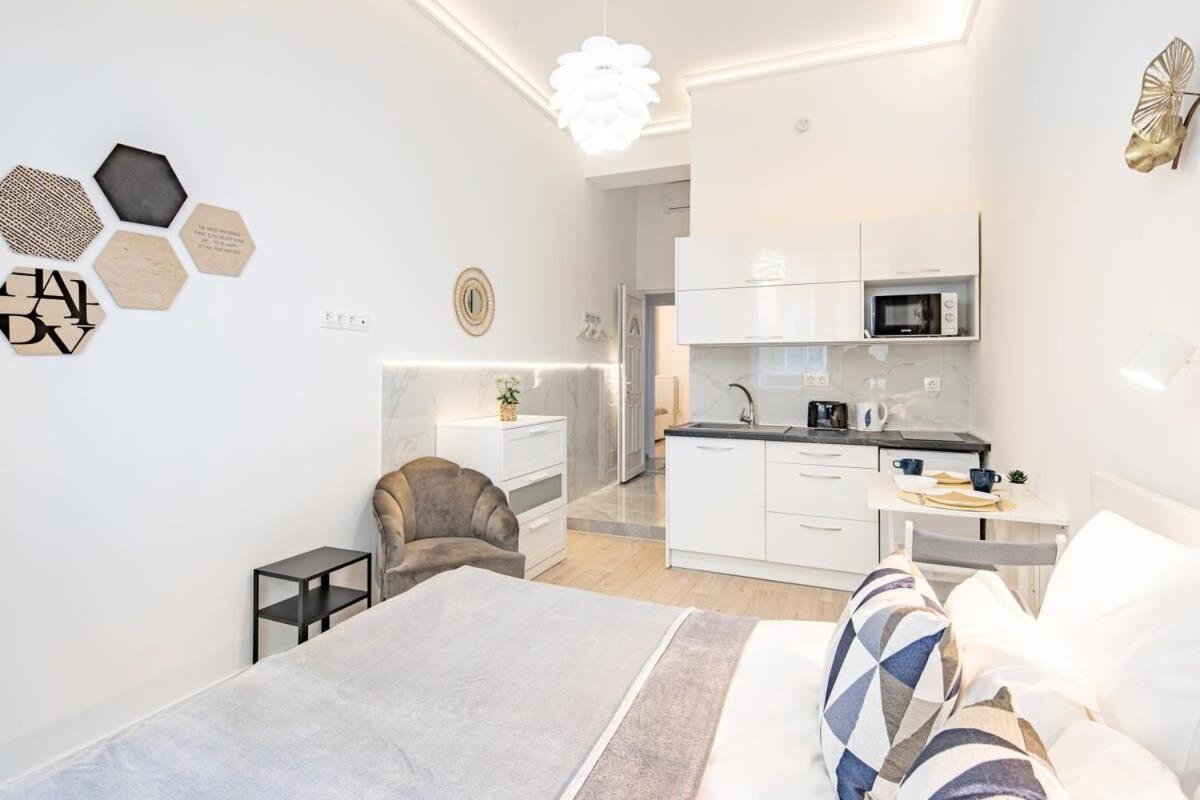 Ultra Central - New - Comfy Studio Budapest Bagian luar foto